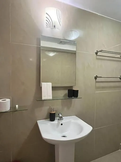 Apartment Kandi Luxury 1Br, Housekeeping & Netflix! Angeles Philippines