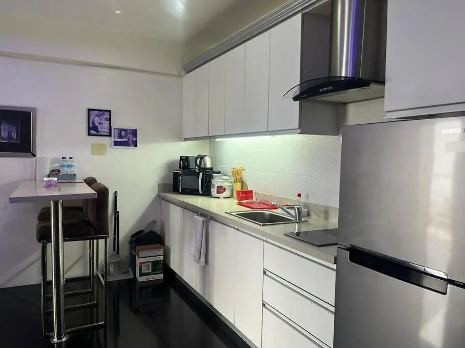 Apartment Kandi Luxury 1Br, Housekeeping & Netflix! Angeles