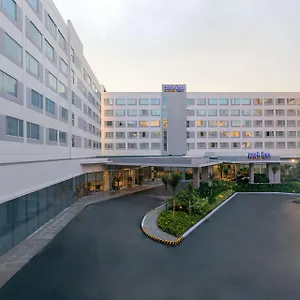 Park By Radisson Clark Ángeles